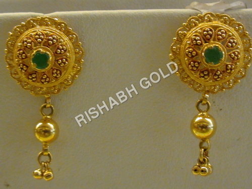Gold Ear Ring Set