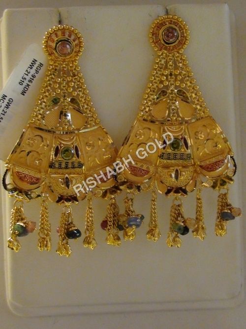 Golden on sale jhumka pic