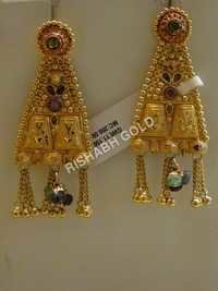 EARINGS