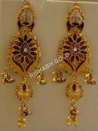 EARINGS