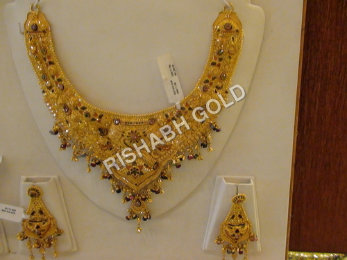 Fancy Gold Necklace Set