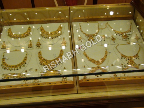 Gold NECKLACE
