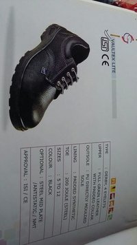 Vaultex safety shoes