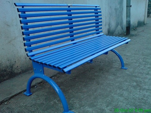 GARDEN BENCH