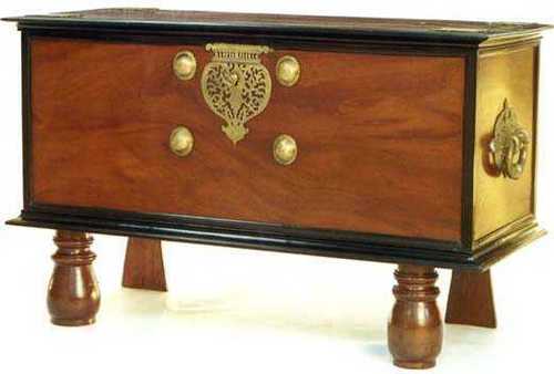 Mahagony/Ebony Chest