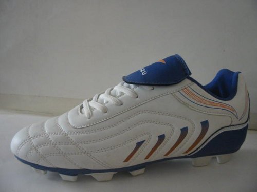 SOCCER SHOES