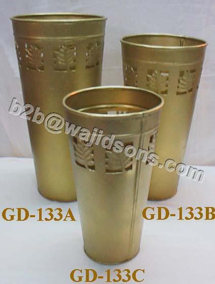 Golden Vase - Metal, Variable Dimensions, Gold Color | Elegant Design, Durable, Versatile Decorative Accent