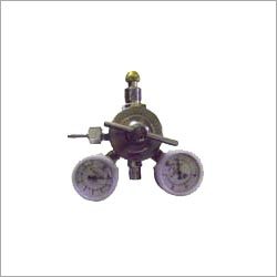 Medical Regulator - Brass & Steel, 10x8x5 cm, 1/4 Inch Connections | Accurate Gauges, Cost-effective, Durable Design, Easy Installation, Precise Flow Control, Reliable Performance, Warranty 1 Year