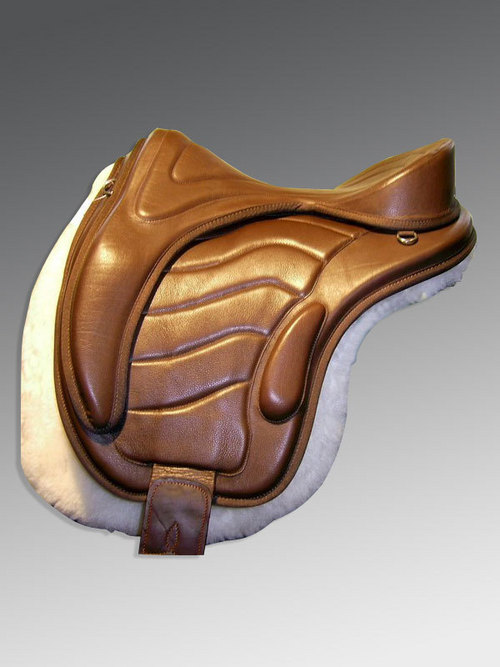 Saddlery - Synthetic Leather, 17-18 inches, Brown | Comfort, Durable, Flexible, Supportive, Treeless Design for Equestrian Sports