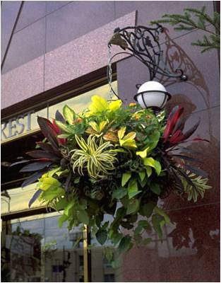 Tower & Ball planter 1
