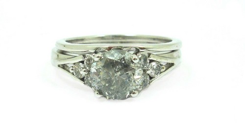 10K White Gold Diamond Ring