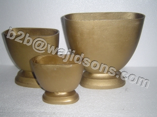 ALUMINIUM DECOR VASE