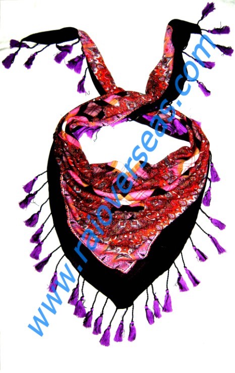 Fancy scarf with tassels