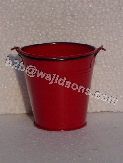 जस्ती टिन बाल्टी