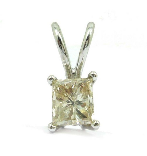 Designer Diamond Gold Solitaire Pendent