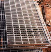 Steel Grating - Heavy-duty Welded Design | Corrosion-resistant, Superior Load-bearing Capacity