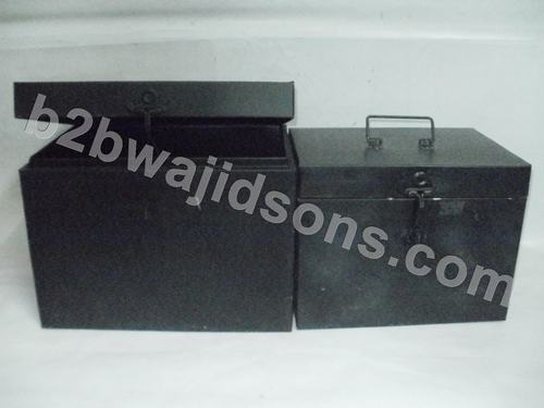RECTANGULAR METAL BOX