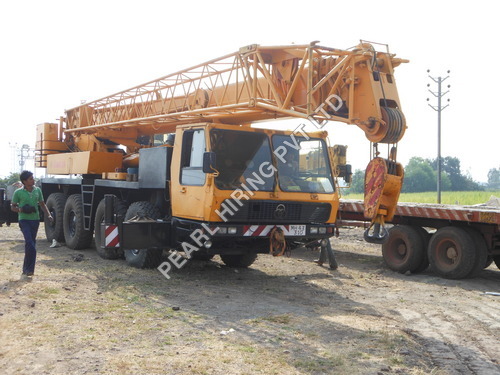Hydraulic Telescopic Crane on Rent