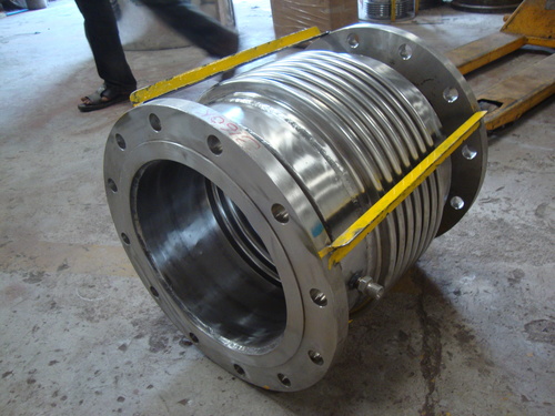 JACKETED EXPANSION BELLOWS