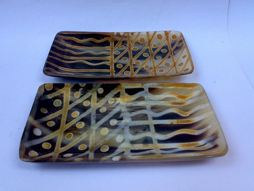 Horn tray