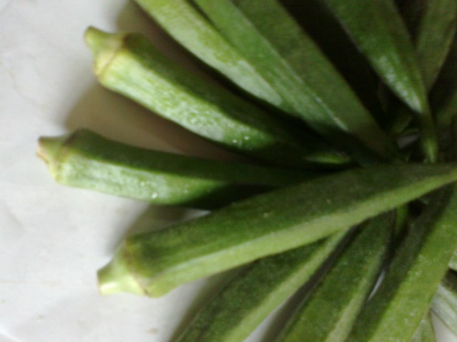 LADIES FINGER - 8-10cm Length, 10-20g Weight, Green Color | Delicious, Nutritious, Versatile, Tender Texture, Easy to Cook