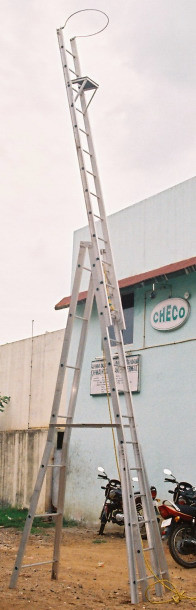 Self Supporting Extension Ladders