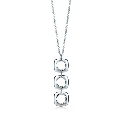 AU 18k Pure White Gold Three Round Link Pendant AUP043 - 18k White Gold, 1.25g, Three Round Links, Elegant Design