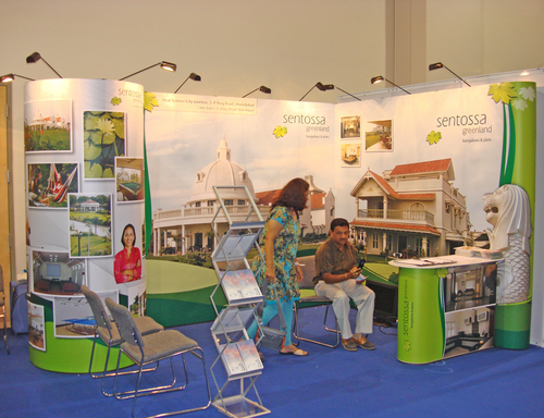 Magnetic Pop up Display