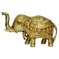 DECORATIVE BRASS ITEMS
