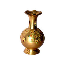 DECORATIVE BRASS ITEMS