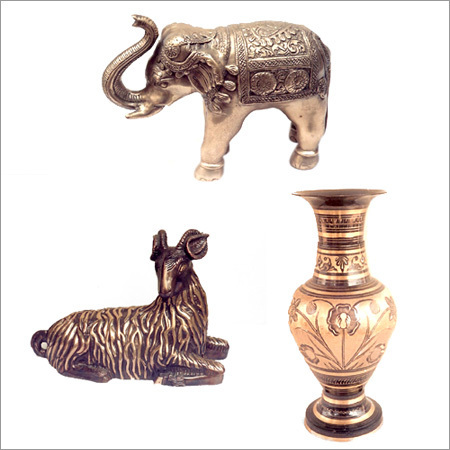 DECORATIVE BRASS ITEMS