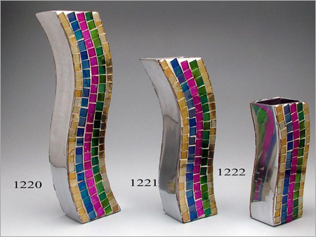 DECORATIVE BRASS ITEMS