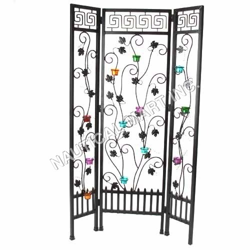 WOODEN SCREEN