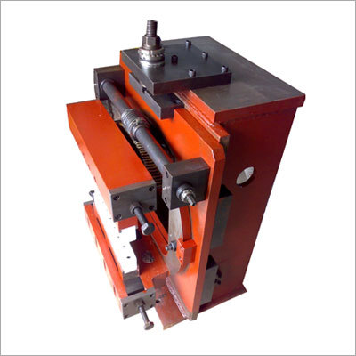 Straightner for roll forming mill