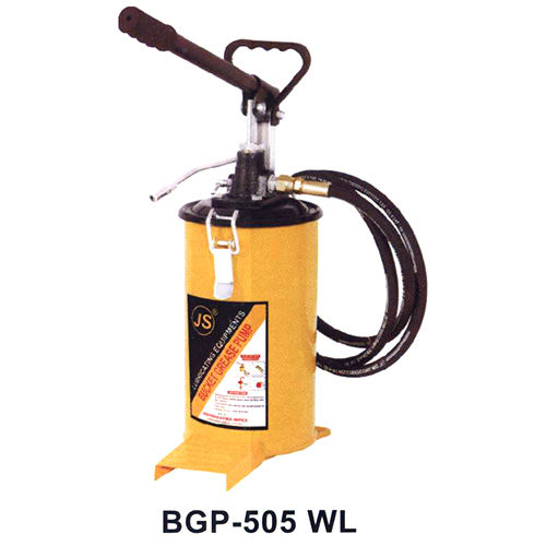 HAND OPERATED BUCKET GREASE PUMP