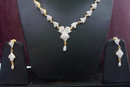 Imitation Cubic Zirocn Necklace Set in Wax Setting Jewellery