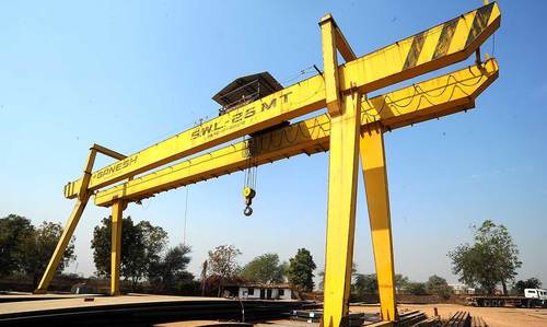 Double Girder Goliath Crane - Electric Powered, Yellow Finish | Automatic Functionality for Industrial Use