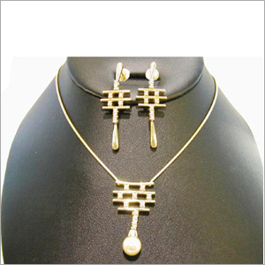 Designer Jewellery Set - Metal Pearl | 18-inch Necklace 2-inch Earrings 1x1 cm Pendant Elegant Design Perfect for Formal Events & Daily Wear