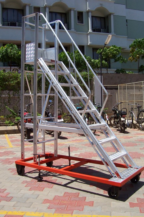 Aluminium wide step ladder with trolley base