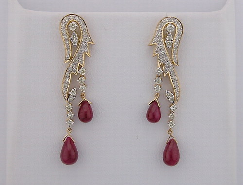 31.05 CT DIAMOND RUBY YELLOW GOLD EARRINGS # INTE039
