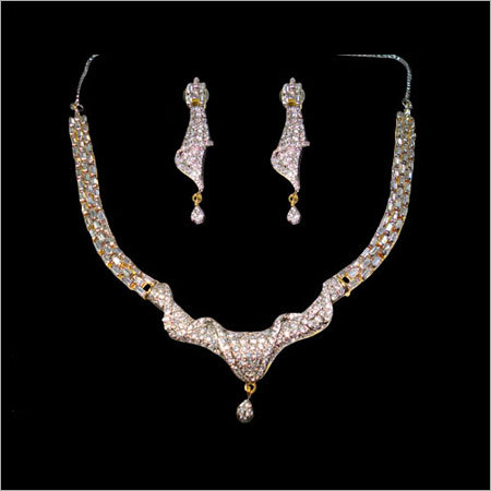 Gold Forming Necklace