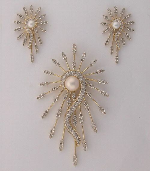 27.85 CT. DIAMOND PEARL YELLOW GOLD PENDANT EARRINGS SET # PES005