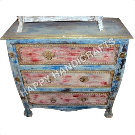 WOODEN ANTIQUE ALMIRAH