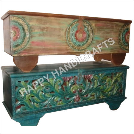 WOODEN CRAFTED BOX