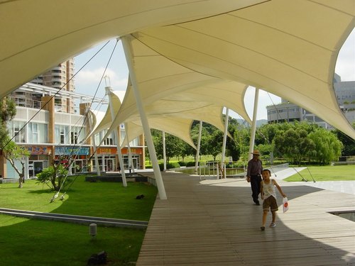 Parabolic tensile structure