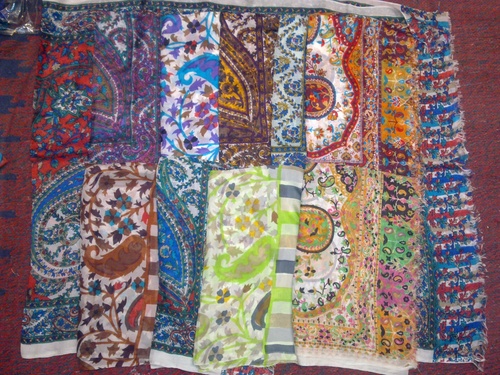 100% SILK PAISLEY PRINTED