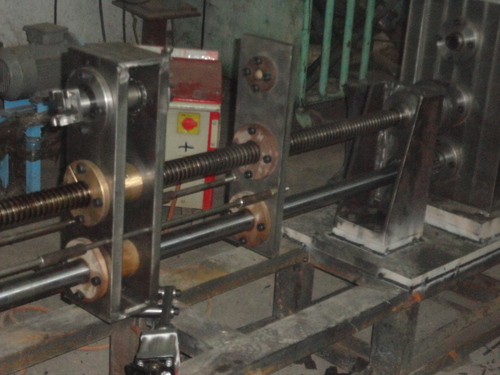 Lead Screw - High-Grade Steel, Custom Sizes Available | Polished Finish, Durable and Non-Corrosive Quality
