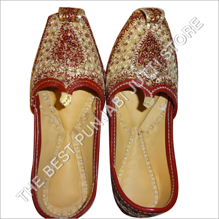 Kids Emroidered Jutti