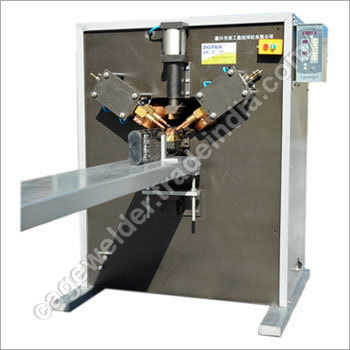 Guiding Plate Welder for Oval Cage