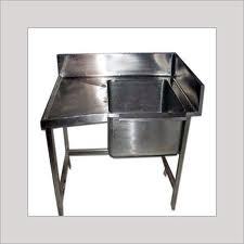 Solid table with sink